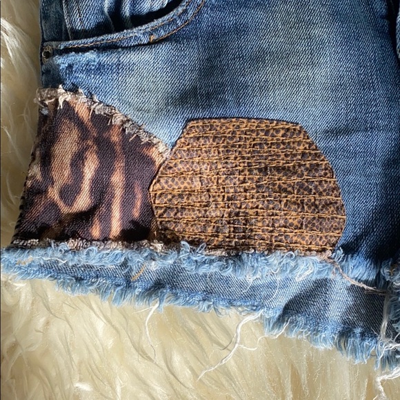 Ralph Lauren Distressed Denim Shorts - Picture 4 of 7